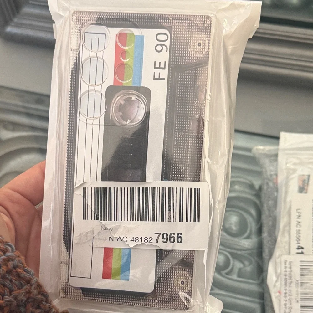 Tech Bundle Sandisk USB Drive Cell Phone Cases Smart Watch Band Samsung Remotes - Picture 8 of 9